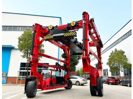 集装箱跨运车，安全便捷、超高性能！