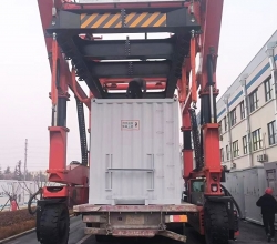 60T济宁新风光集装箱跨运车