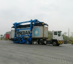 集装箱吊机-湖南跨运车